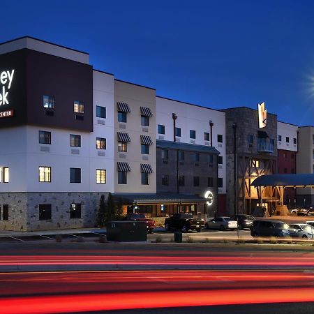 Stoney Creek Hotel Tulsa - Броукън Ароу Екстериор снимка