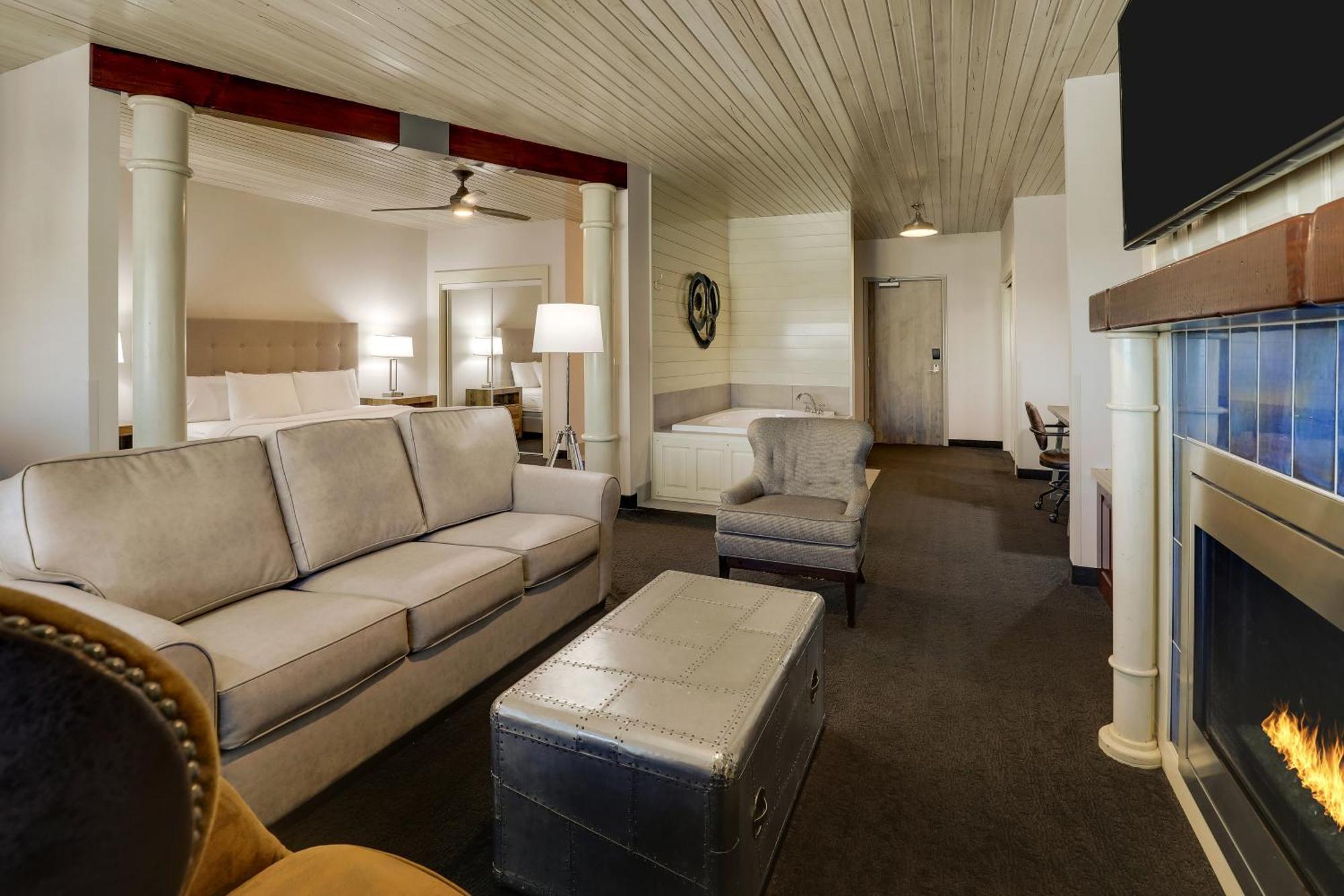 Stoney Creek Hotel Tulsa - Броукън Ароу Екстериор снимка