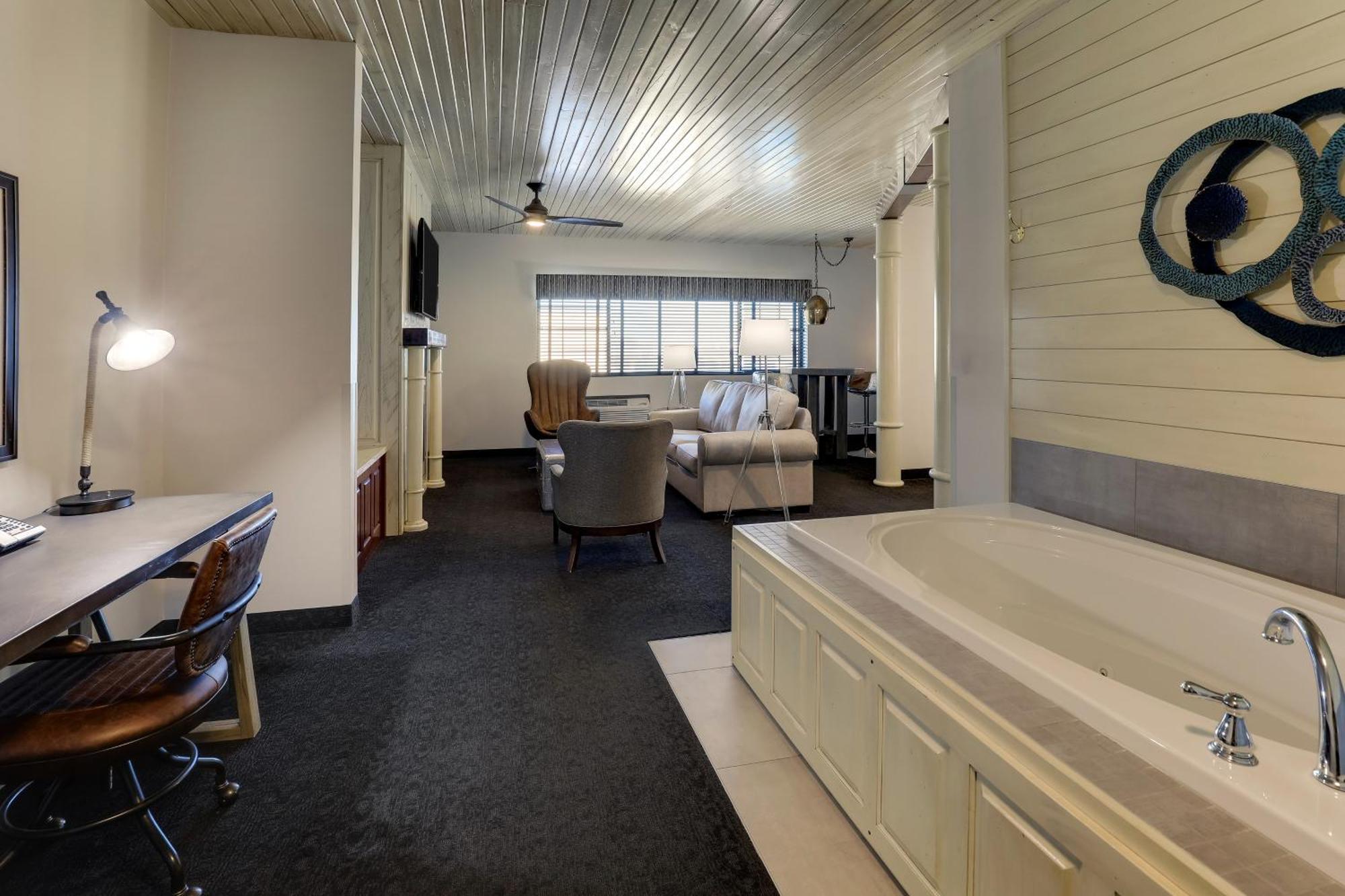 Stoney Creek Hotel Tulsa - Броукън Ароу Екстериор снимка