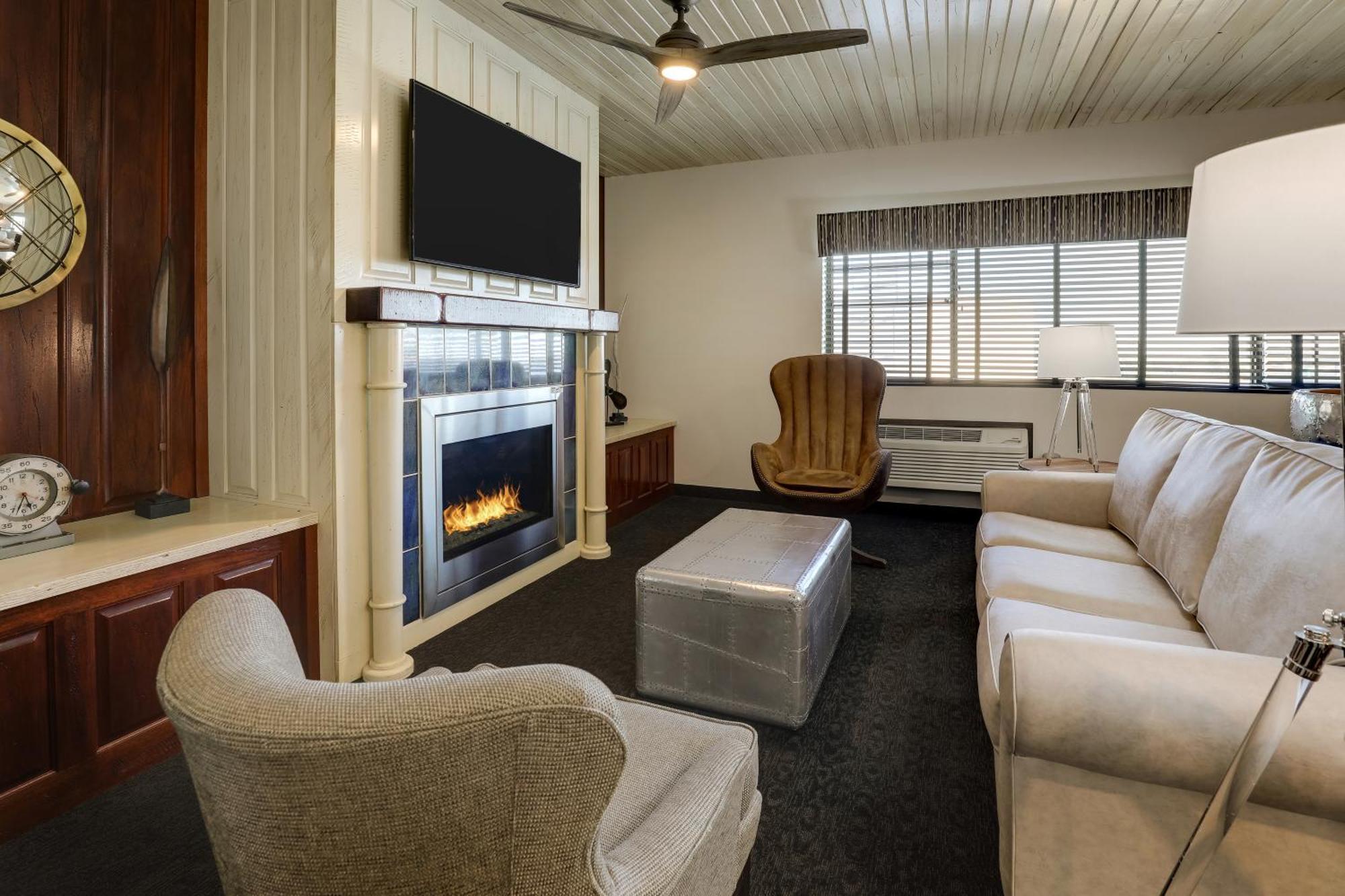 Stoney Creek Hotel Tulsa - Броукън Ароу Екстериор снимка